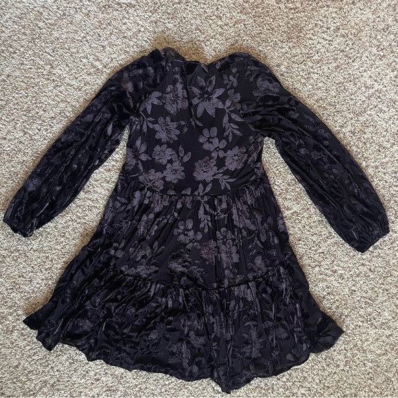 Taylor Black Velvet Burnout Minidress Size 2 V Neck Long Sleeve whimsigoth - Picture 4 of 7
